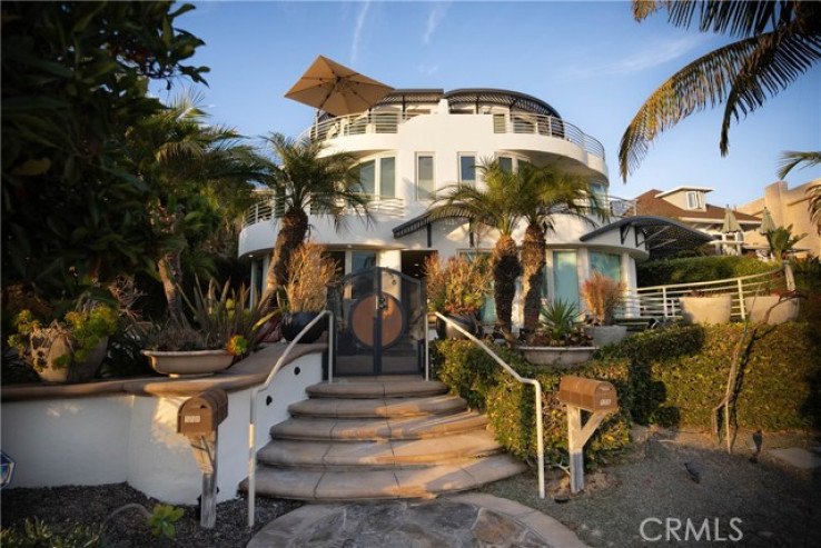 4 Bed Home to Rent in Laguna Beach, California