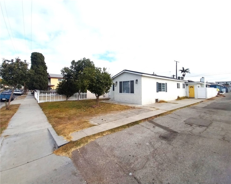 4 Bed Home to Rent in Hawthorne, California