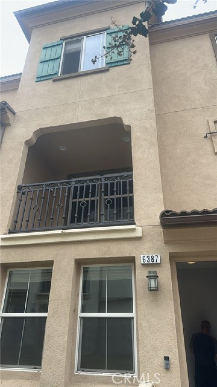 3 Bed Home to Rent in Eastvale, California