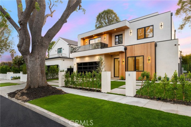 5 Bed Home for Sale in Los Angeles, California