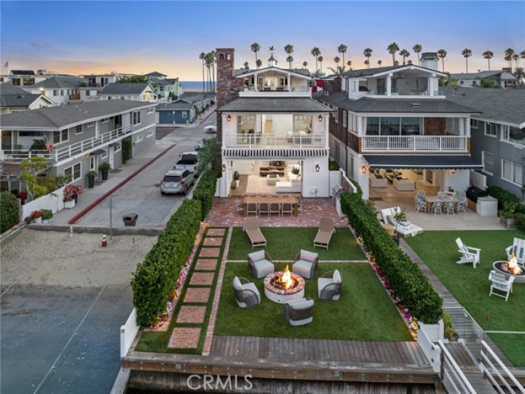 Residential Home in Balboa Peninsula