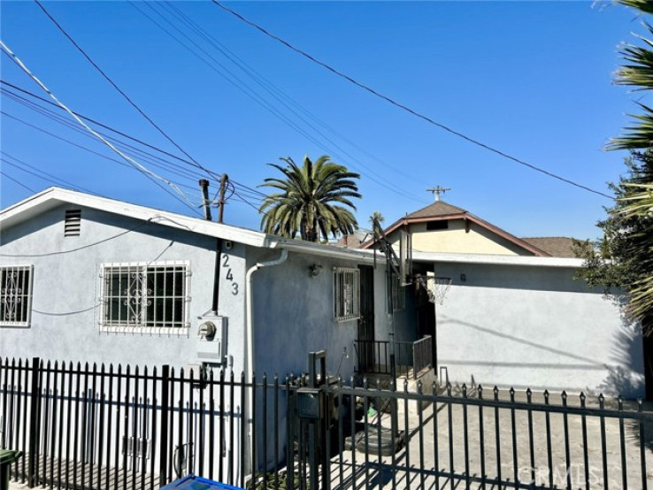 3 Bed Home to Rent in Los Angeles, California