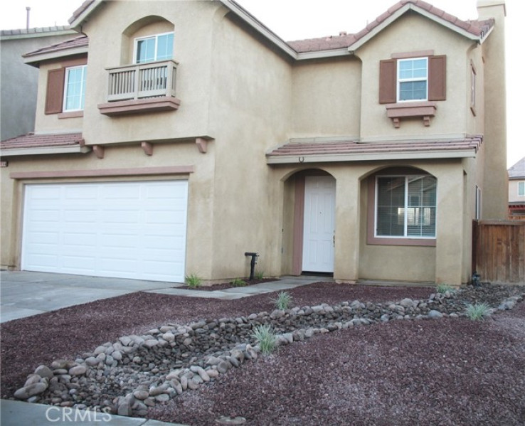 4 Bed Home to Rent in Hesperia, California