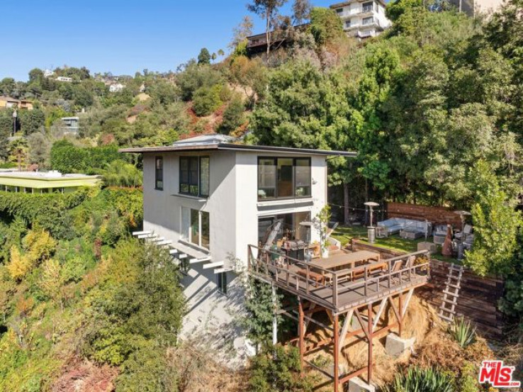 Residential Home in Beverly Hills Post Office