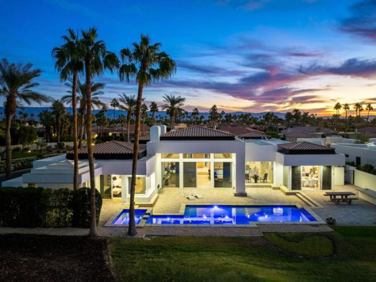 Residential Home in La Quinta South of HWY 111