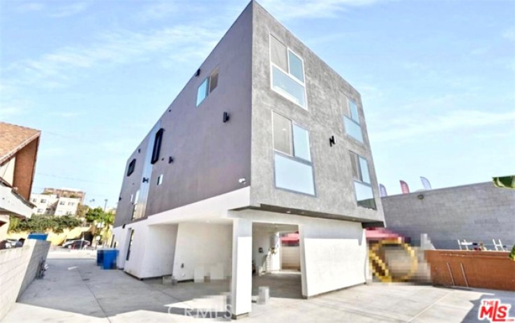  Commercial for Sale in Los Angeles, California