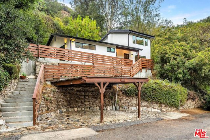 Residential Home in Sunset Strip - Hollywood Hills West