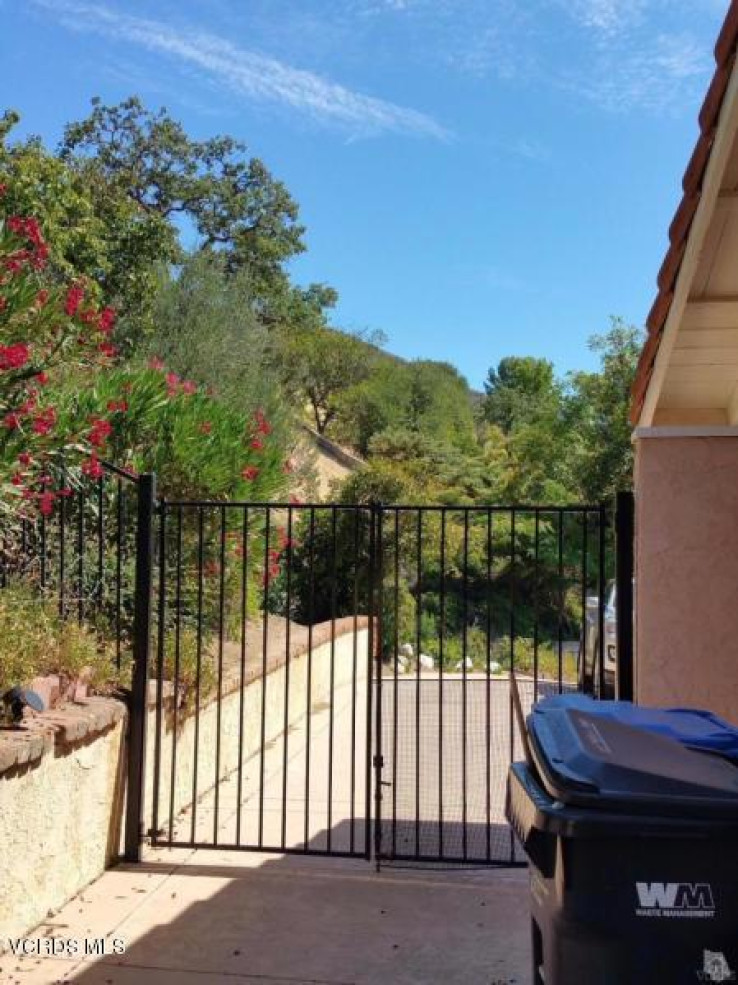 3 Bed Home to Rent in Agoura Hills, California