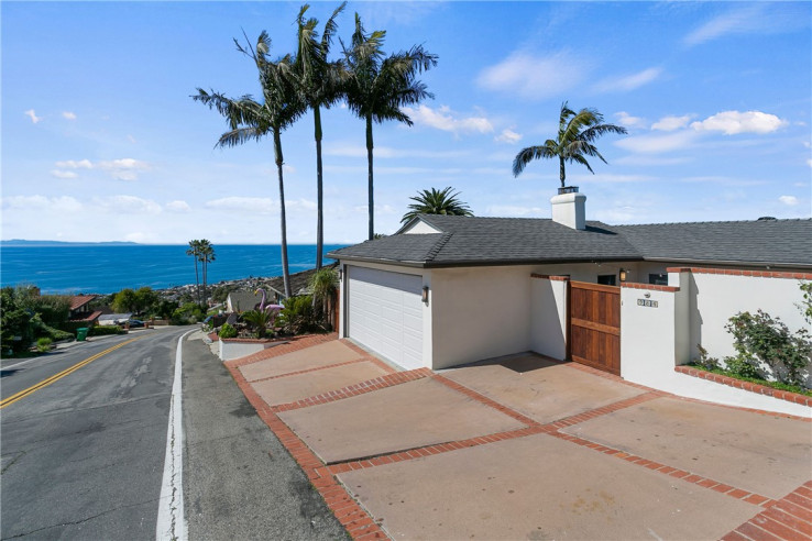 Residential Home in Laguna Village