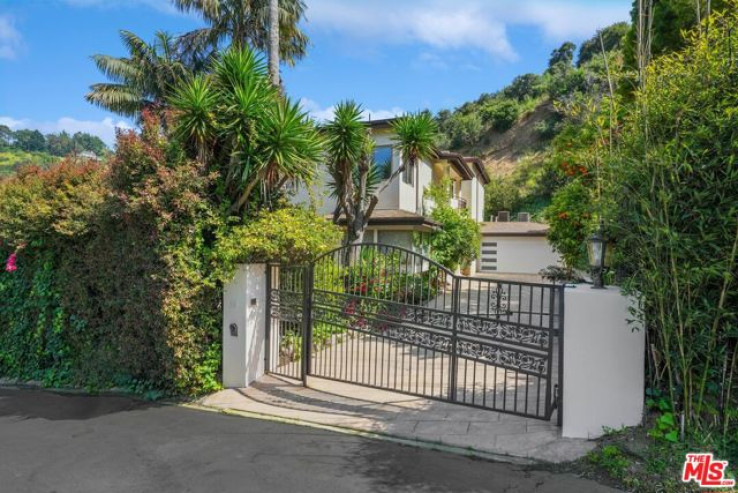 4 Bed Home for Sale in Beverly Hills, California