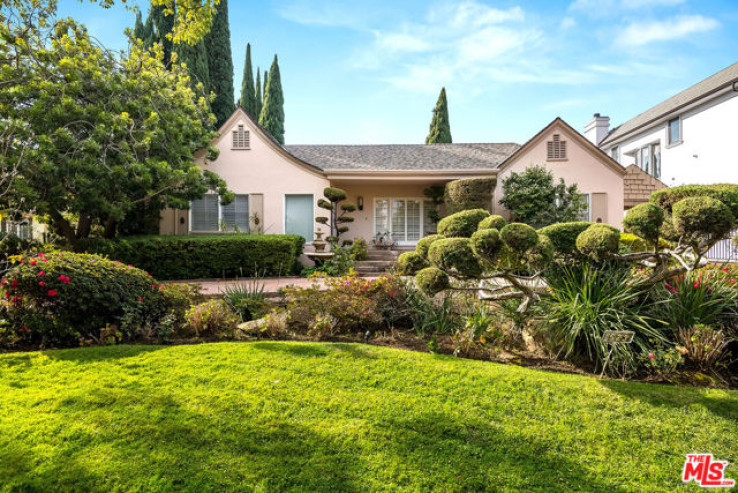 Residential Home in Beverly Hills