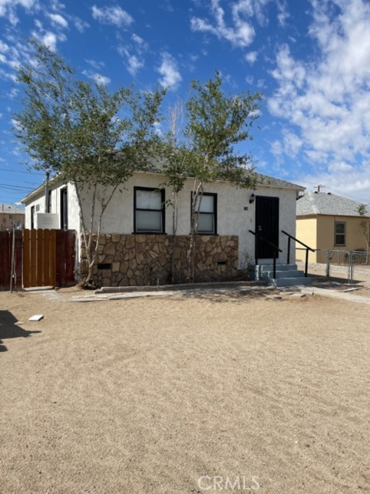 2 Bed Home to Rent in Barstow, California