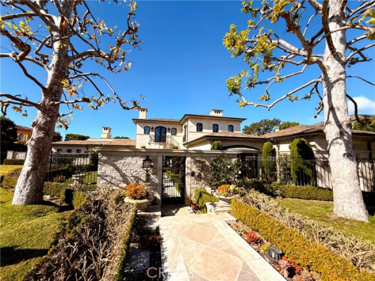 6 Bed Home for Sale in Newport Coast, California