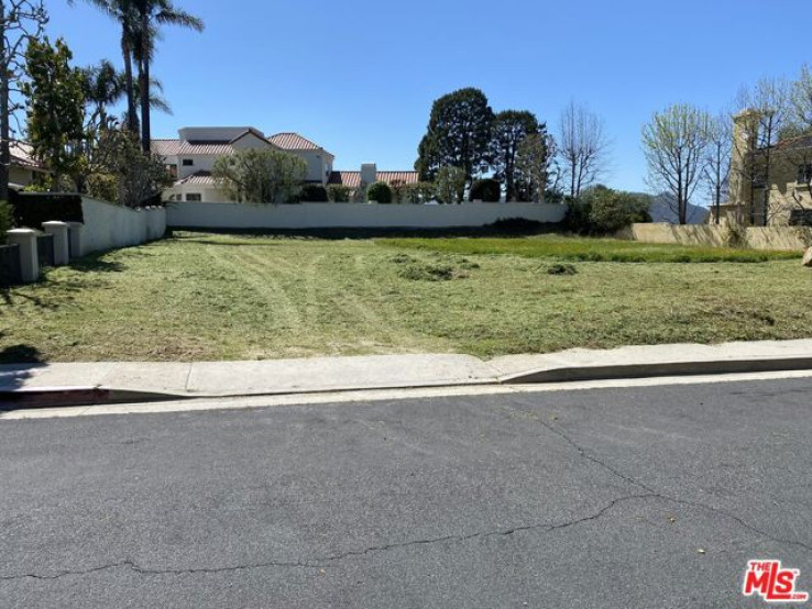 Land in Pacific Palisades