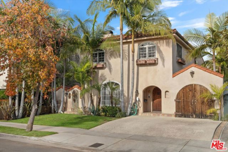 6 Bed Home to Rent in Los Angeles, California