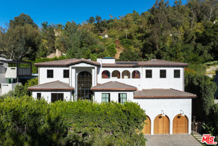 Residential Home in Bel Air - Holmby Hills