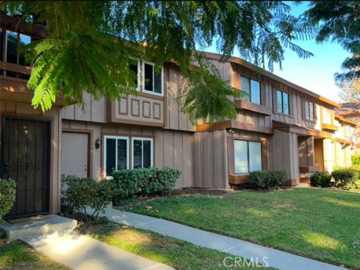 2 Bed Home to Rent in Winnetka, California