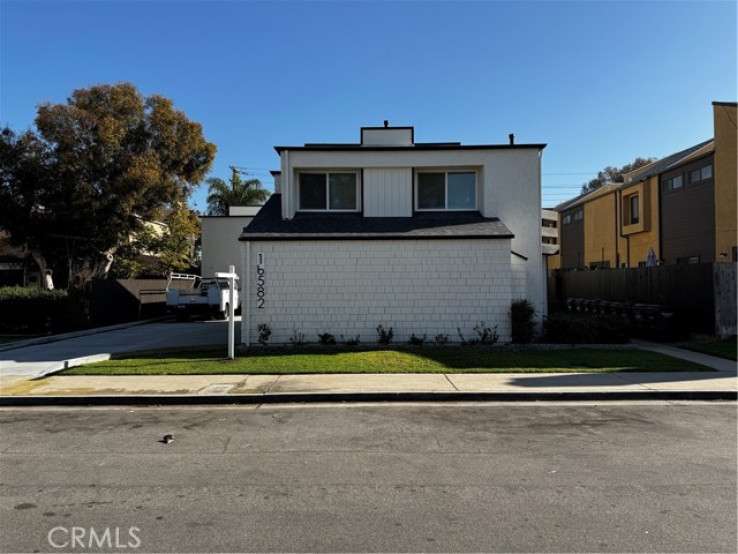 2 Bed Home to Rent in Huntington Beach, California