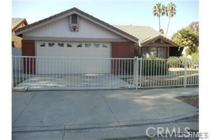 3 Bed Home to Rent in Winnetka, California