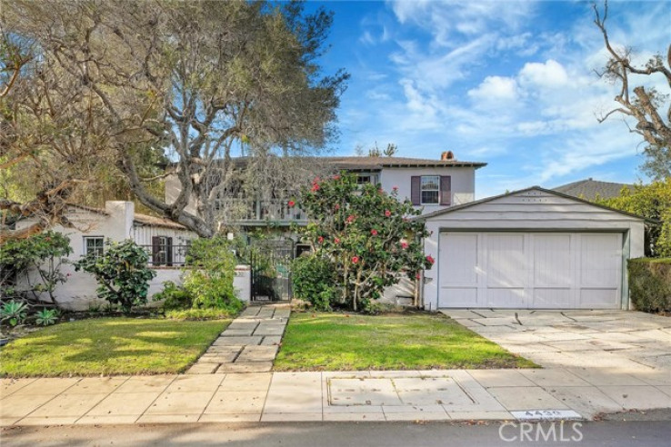 Residential Home in Mission Hills