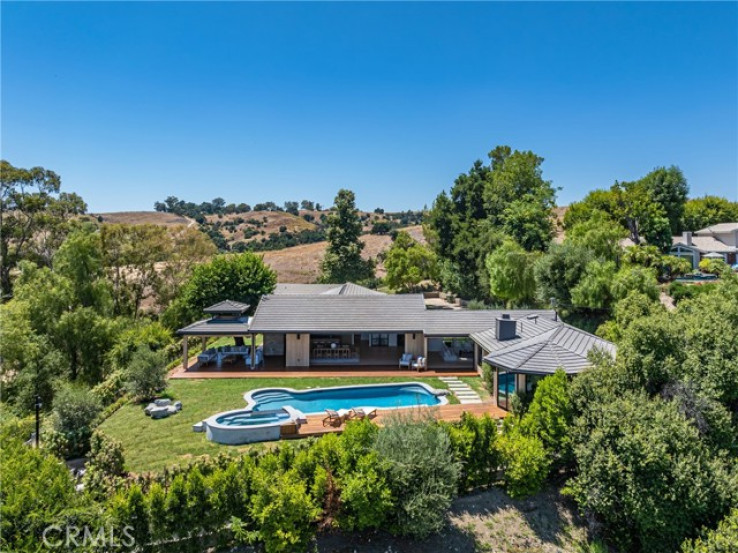 Residential Home in Hidden Hills