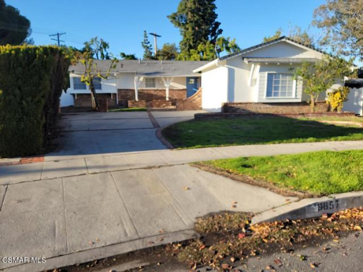 3 Bed Home to Rent in Winnetka, California