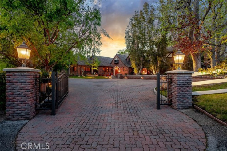 Residential Home in Hidden Hills