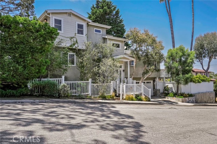  Income Home for Sale in Manhattan Beach, California