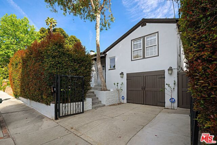 3 Bed Home to Rent in West Hollywood, California