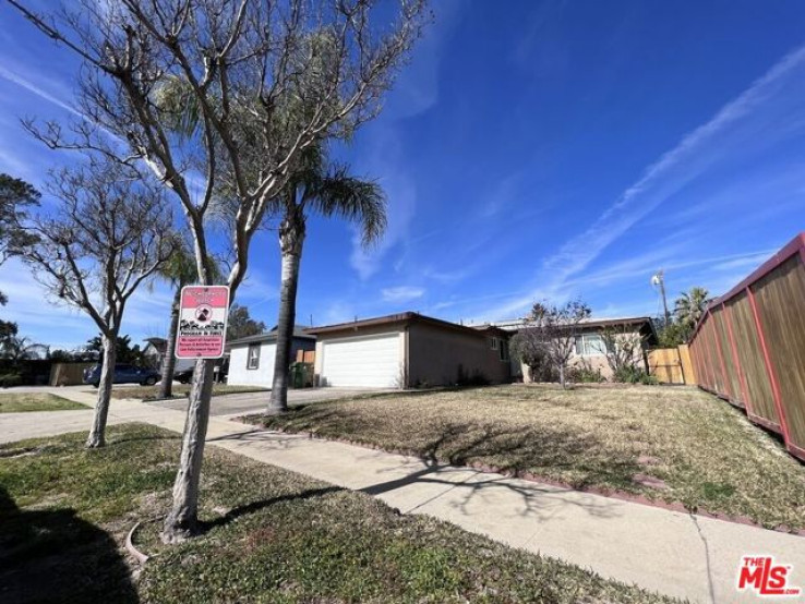 3 Bed Home to Rent in North Hollywood, California