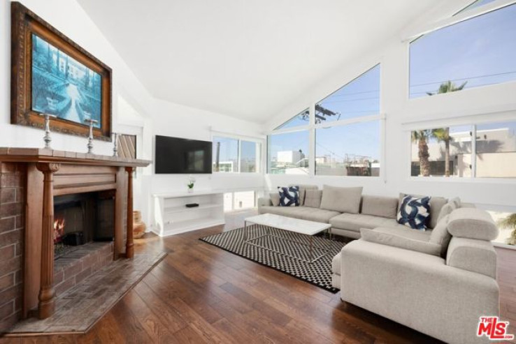 Residential Lease in Marina Del Rey