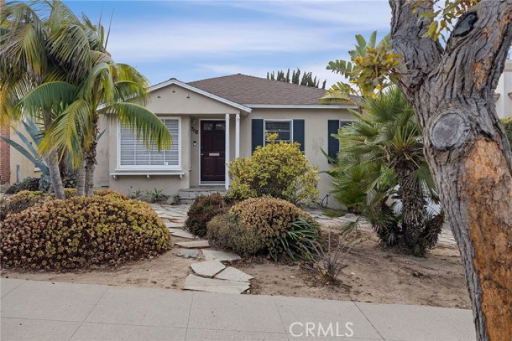 3 Bed Home to Rent in Redondo Beach, California