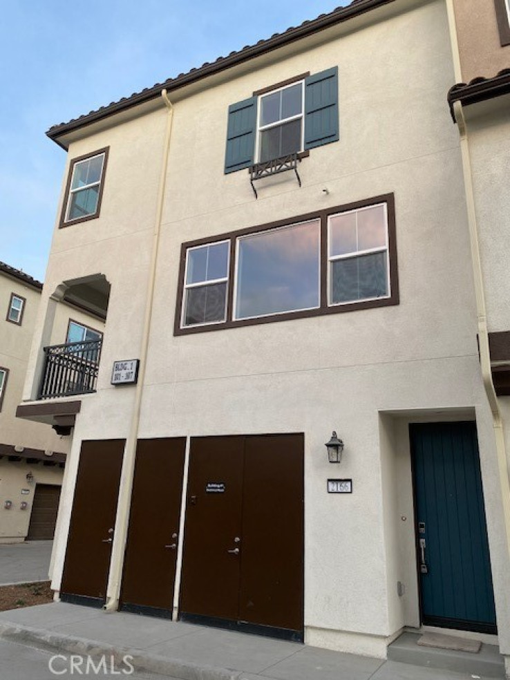 2 Bed Home to Rent in Pomona, California