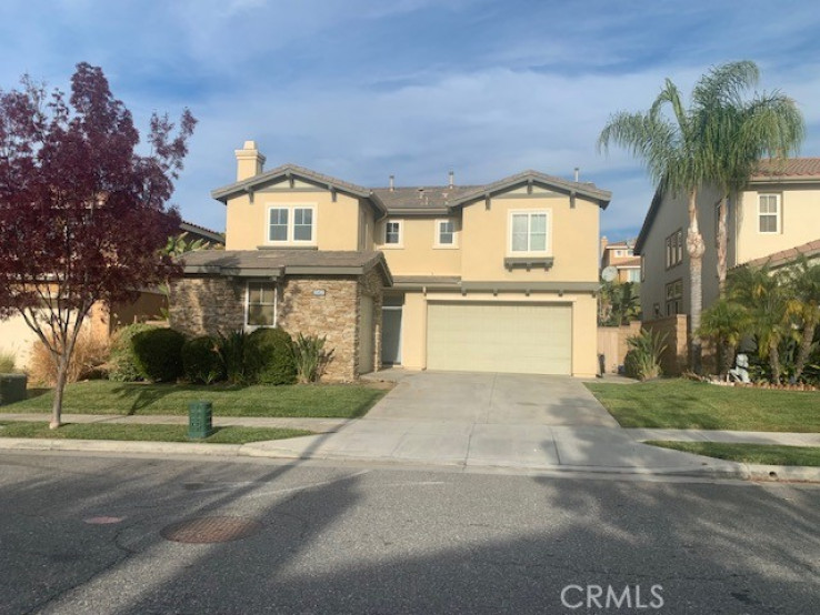 4 Bed Home to Rent in Lake Elsinore, California