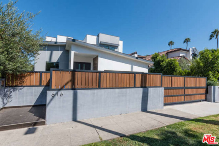 7 Bed Home for Sale in Los Angeles, California