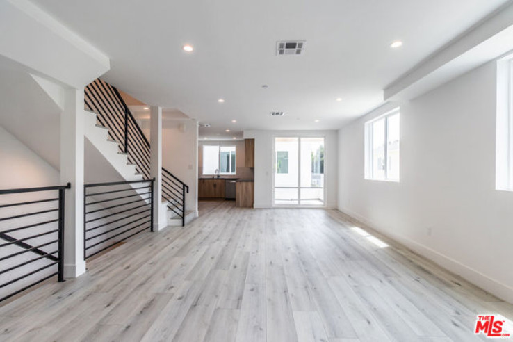 Residential Lease in Studio City