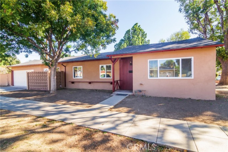 3 Bed Home to Rent in Canoga Park, California