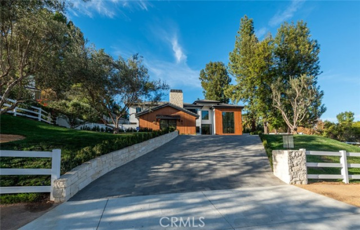 Residential Home in Hidden Hills