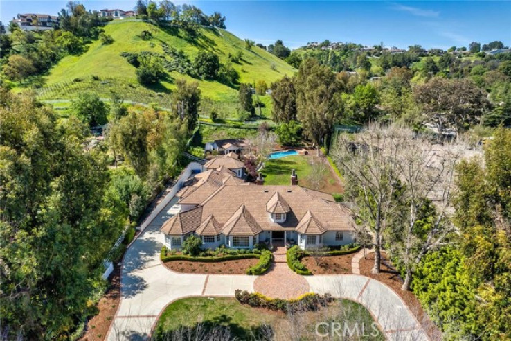 Residential Home in Hidden Hills