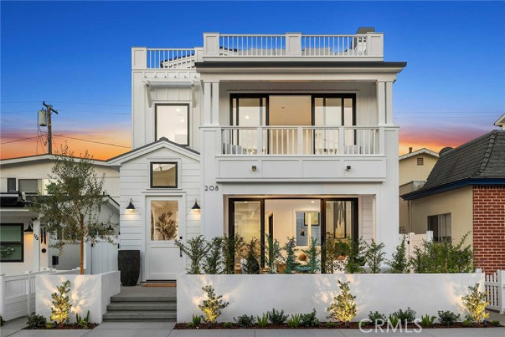 Residential Home in Lower Newport Bay - Balboa Island