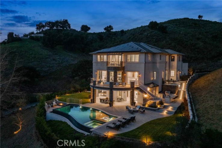 6 Bed Home for Sale in Calabasas, California