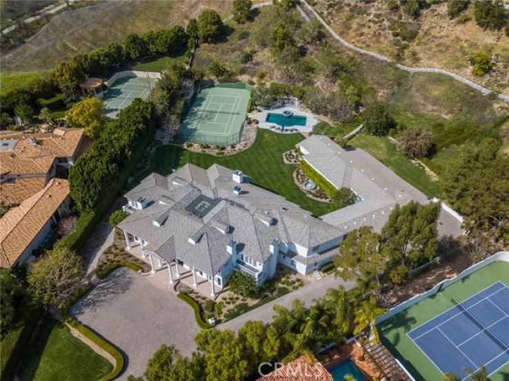 Residential Home in Hidden Hills