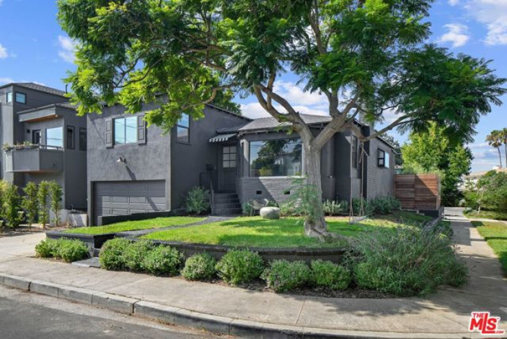 Residential Home in Pacific Palisades