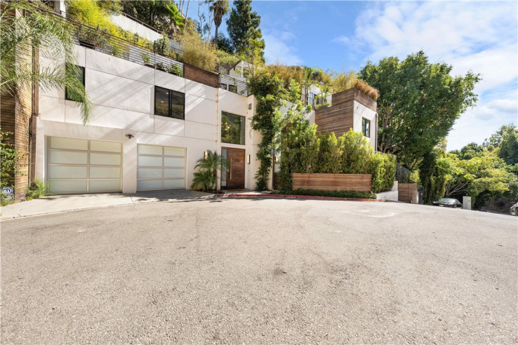 5 Bed Home for Sale in Beverly Hills, California