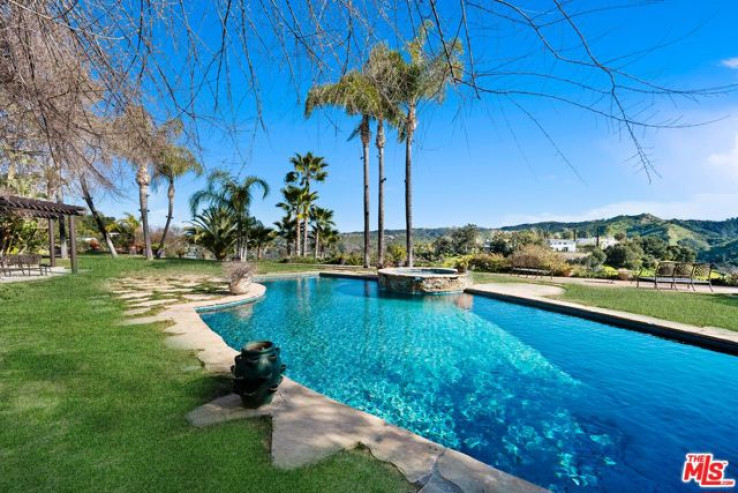 Residential Lease in Calabasas