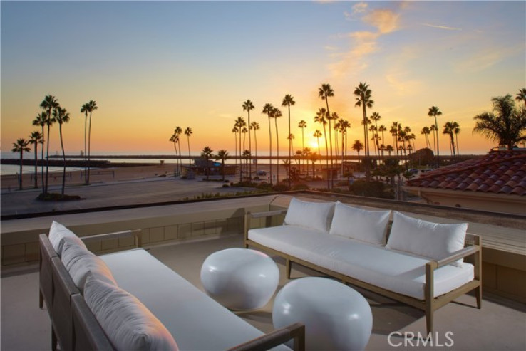 7 Bed Home for Sale in Corona del Mar, California