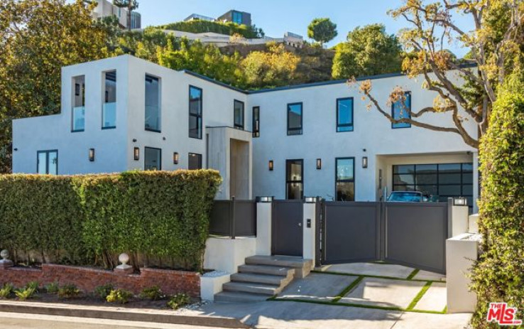 Residential Home in Sunset Strip - Hollywood Hills West