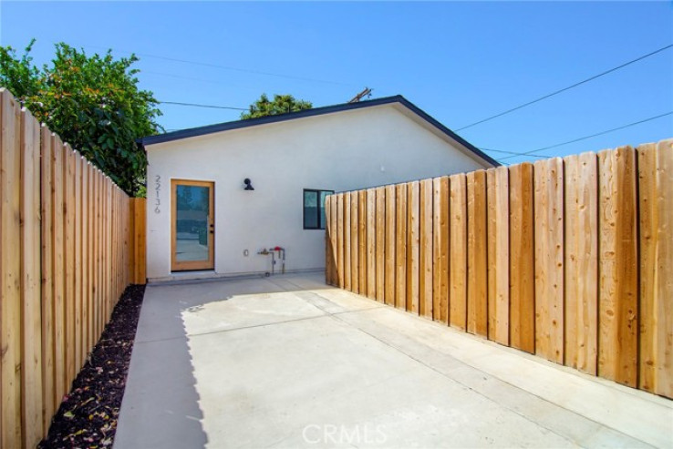 Residential Lease in Canoga Park