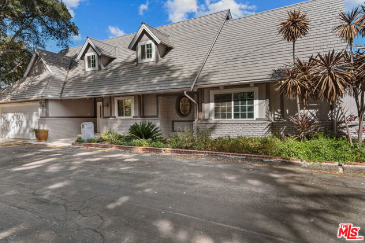 5 Bed Home to Rent in Studio City, California