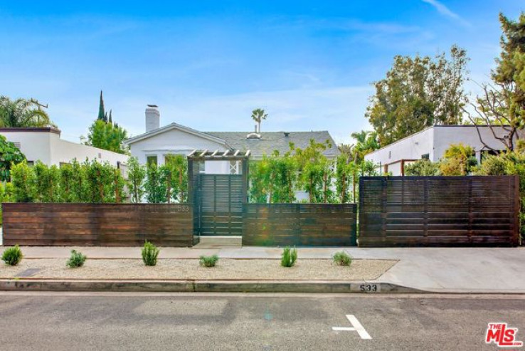 3 Bed Home to Rent in West Hollywood, California